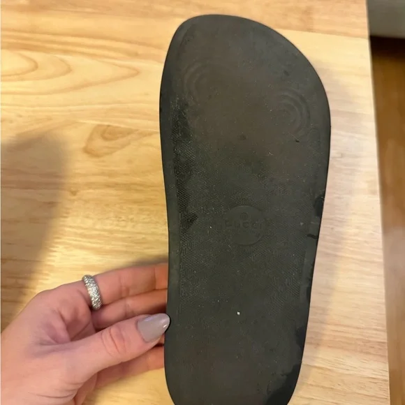 Gucci Black Embossed Logo Rubber Slide Sandals - Picture 2 of 3